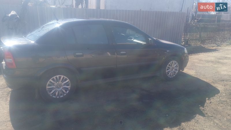Седан Opel Astra 2008 в Казанке