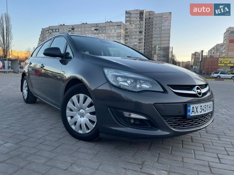 Універсал Opel Astra 2015 в Харкові
