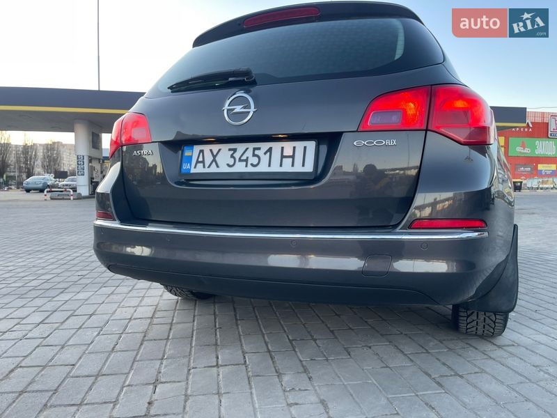Універсал Opel Astra 2015 в Харкові