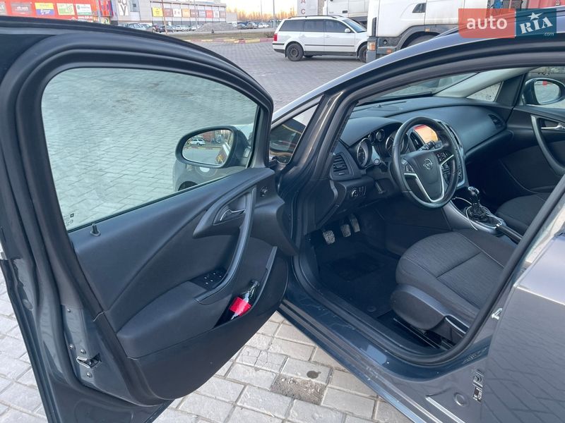Універсал Opel Astra 2015 в Харкові