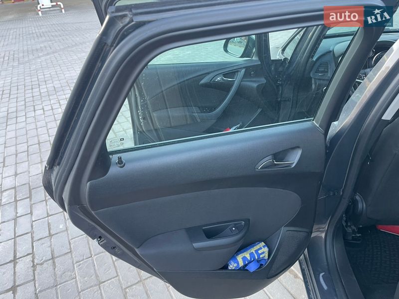 Універсал Opel Astra 2015 в Харкові