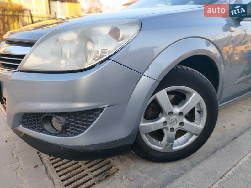 Хэтчбек Opel Astra 2006 в Трускавце