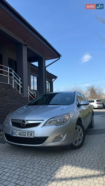 Універсал Opel Astra 2012 в Моршині