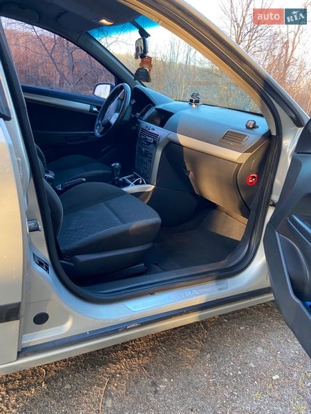 Универсал Opel Astra 2005 в Самборе