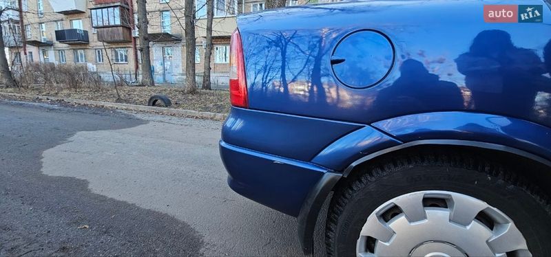Седан Opel Astra 2006 в Києві