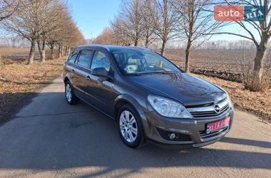 Универсал Opel Astra 2010 в Ровно