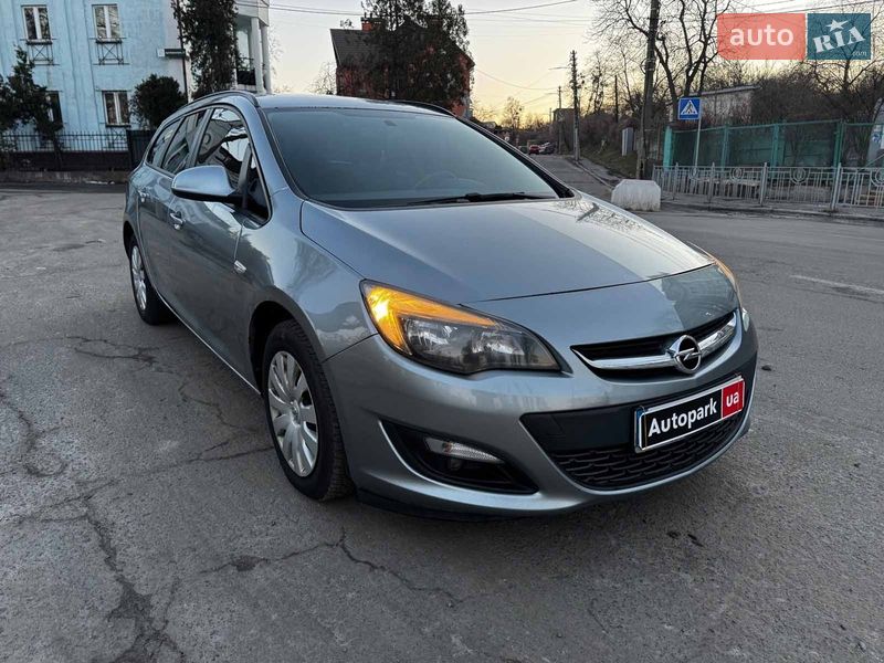 Универсал Opel Astra 2014 в Киеве