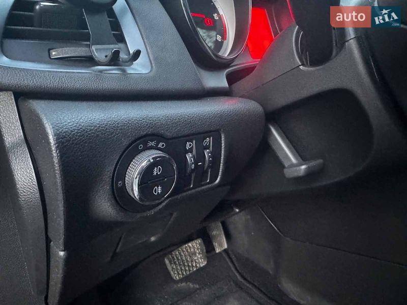 Универсал Opel Astra 2014 в Киеве