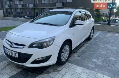 Універсал Opel Astra 2014 в Золочеві