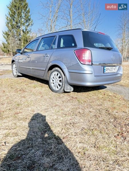 Універсал Opel Astra 2008 в Звягелі