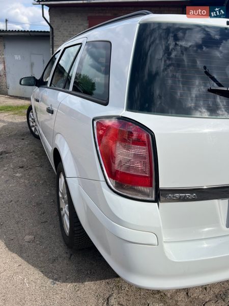 Універсал Opel Astra 2010 в Ніжині