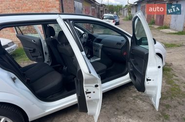 Універсал Opel Astra 2010 в Ніжині