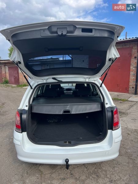 Універсал Opel Astra 2010 в Ніжині