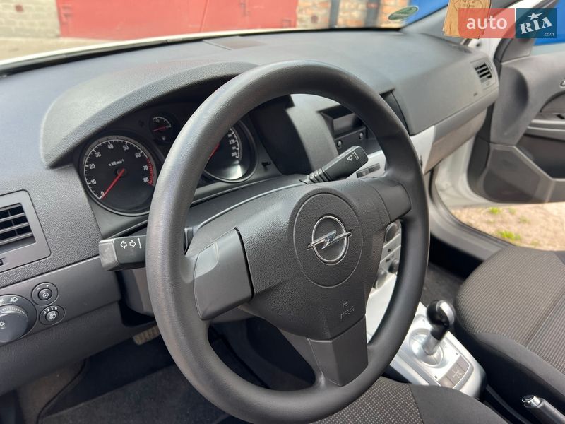 Універсал Opel Astra 2010 в Ніжині