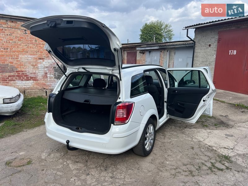 Універсал Opel Astra 2010 в Ніжині