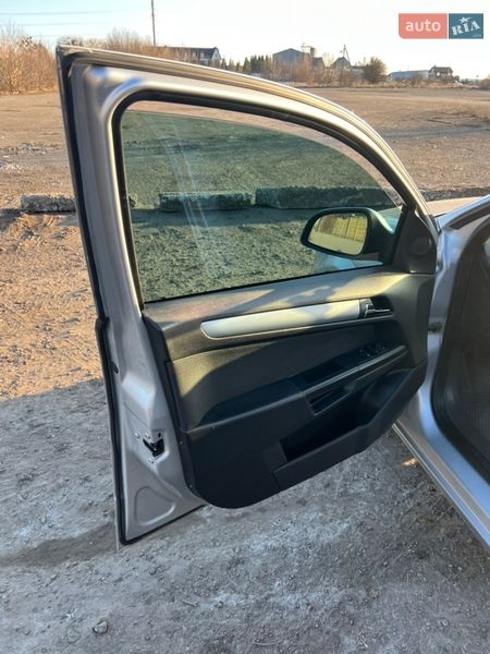 Хэтчбек Opel Astra 2009 в Хмельницком