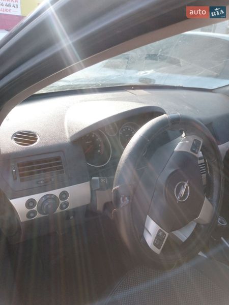 Хэтчбек Opel Astra 2007 в Дергачах