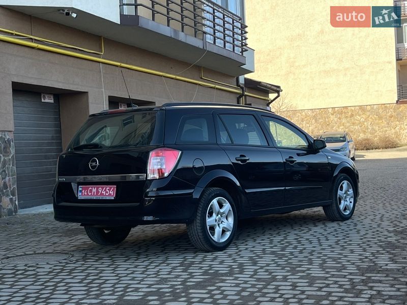 Универсал Opel Astra 2008 в Надворной
