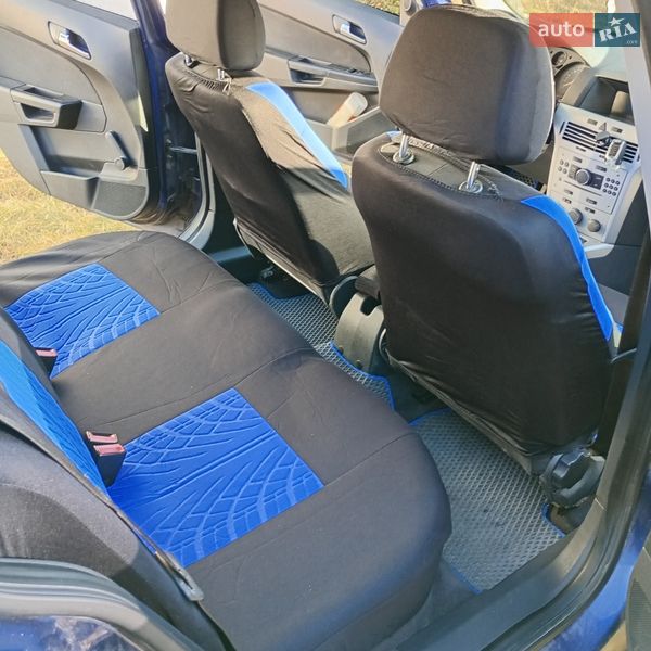 Универсал Opel Astra 2010 в Ружине