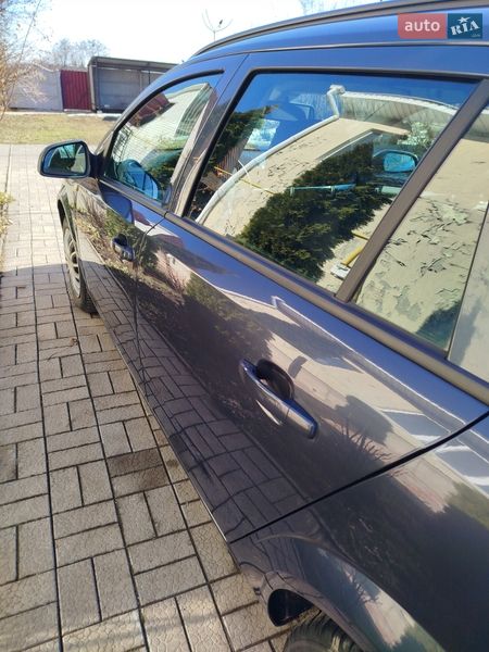 Универсал Opel Astra 2009 в Чернобае