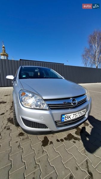 Универсал Opel Astra 2008 в Луцке