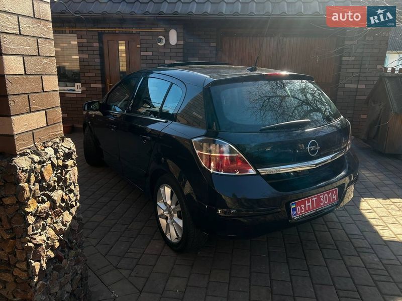 Хэтчбек Opel Astra 2008 в Луцке