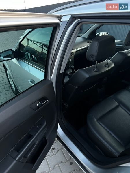 Универсал Opel Astra 2005 в Хмельницком