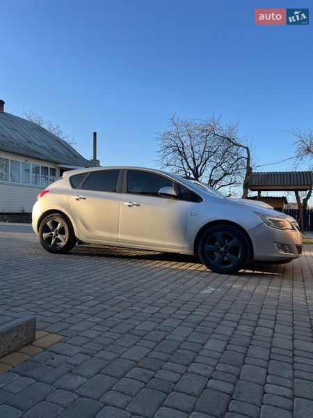 Хетчбек Opel Astra 2010 в Києві фото 3 Хетчбек Opel Astra 2010 в Києві