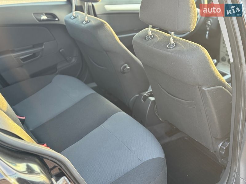 Хэтчбек Opel Astra 2008 в Одессе