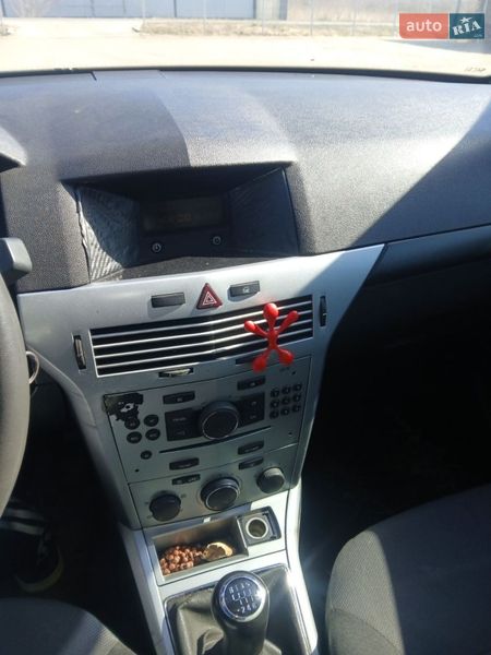 Универсал Opel Astra 2011 в Буске