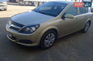 Хэтчбек Opel Astra 2005 в Дрогобыче