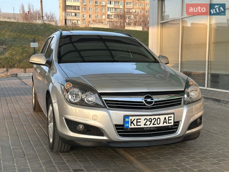 Універсал Opel Astra 2012 в Дніпрі фото 18 Універсал Opel Astra 2012 в Дніпрі
