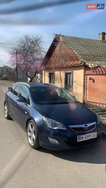 Універсал Opel Astra 2011 в Костопілі