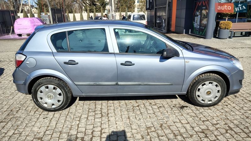 Хэтчбек Opel Astra 2007 в Житомире