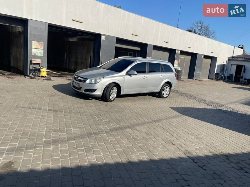 Универсал Opel Astra 2009 в Луцке фото 2 Универсал Opel Astra 2009 в Луцке