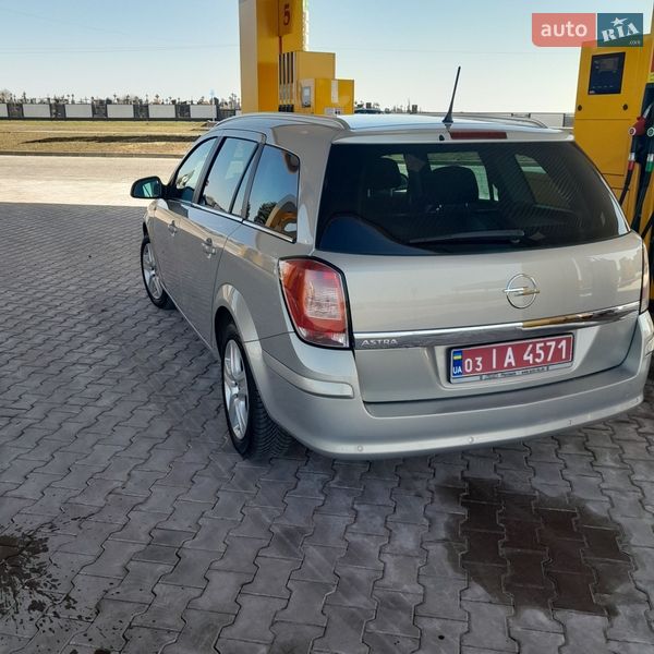 Универсал Opel Astra 2009 в Полтаве