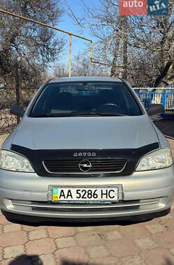 Седан Opel Astra 2008 в Врадиевке