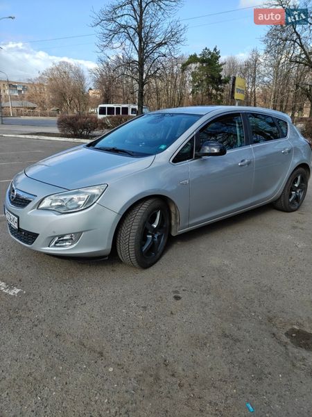 Хетчбек Opel Astra 2010 в Черкасах