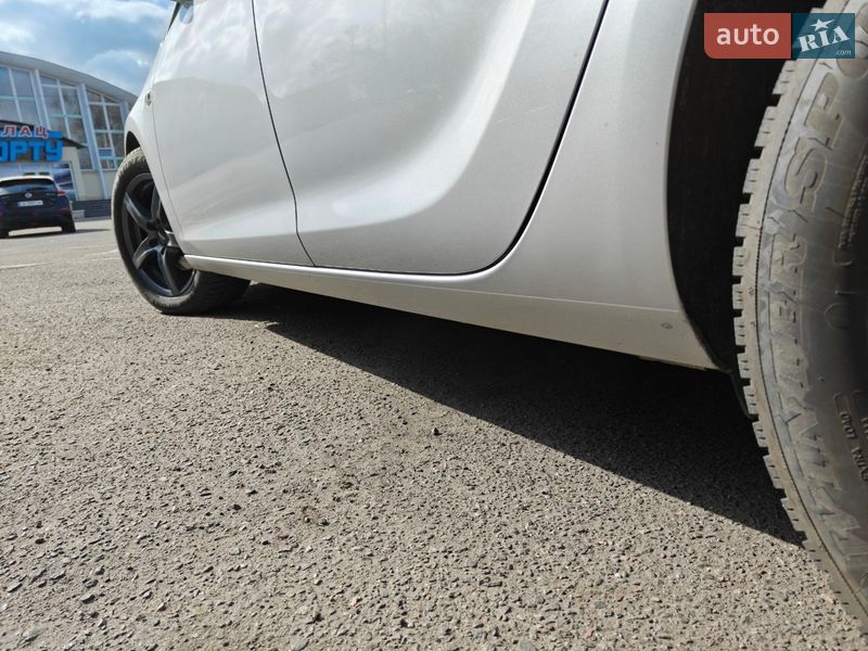 Хетчбек Opel Astra 2010 в Черкасах