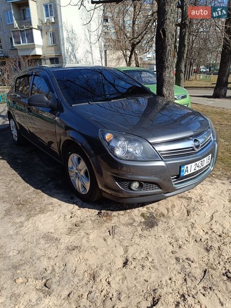 Хэтчбек Opel Astra 2010 в Киеве