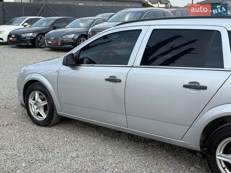 Універсал Opel Astra 2010 в Стрию