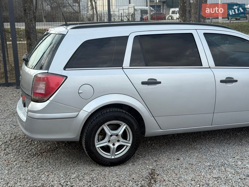 Універсал Opel Astra 2010 в Стрию