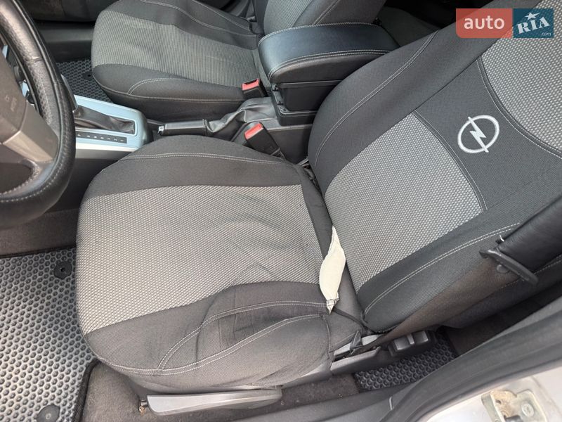 Універсал Opel Astra 2010 в Стрию