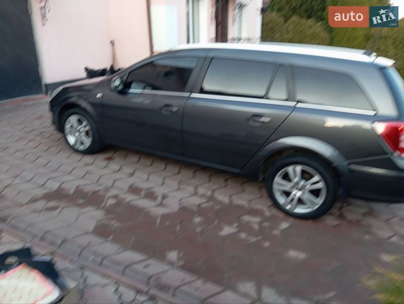 Универсал Opel Astra 2009 в Хмельницком