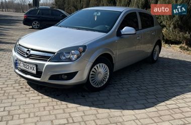 Хэтчбек Opel Astra 2012 в Самборе