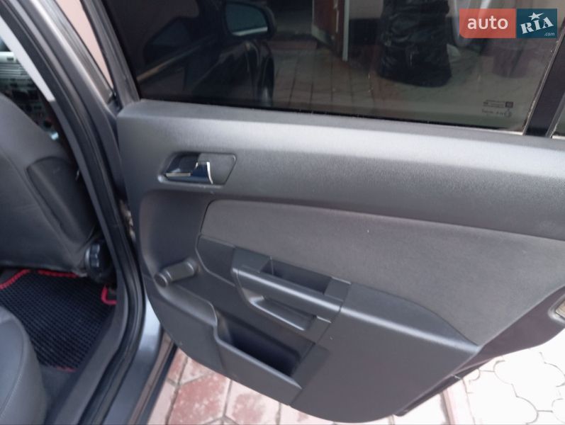 Универсал Opel Astra 2009 в Хмельницком