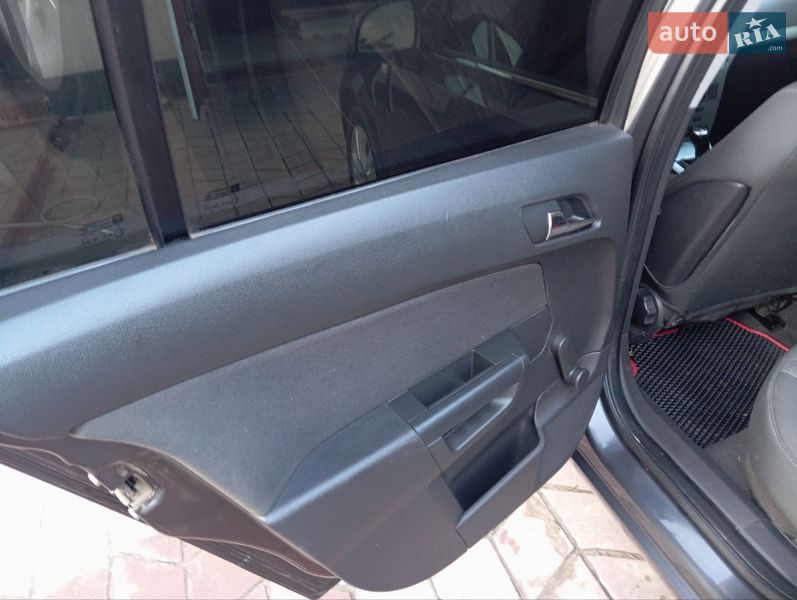 Универсал Opel Astra 2009 в Хмельницком