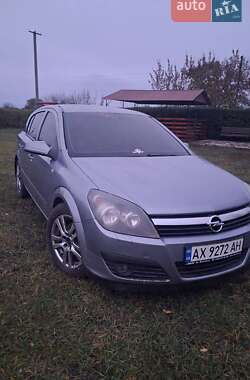 Хетчбек Opel Astra 2006 в Валках