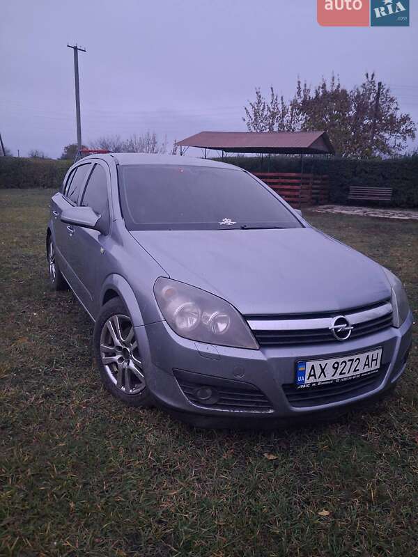 Хетчбек Opel Astra 2006 в Валках