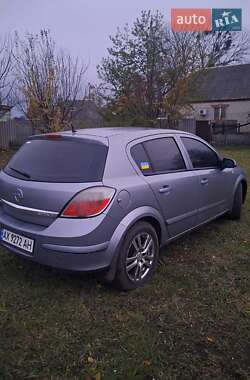 Хетчбек Opel Astra 2006 в Валках